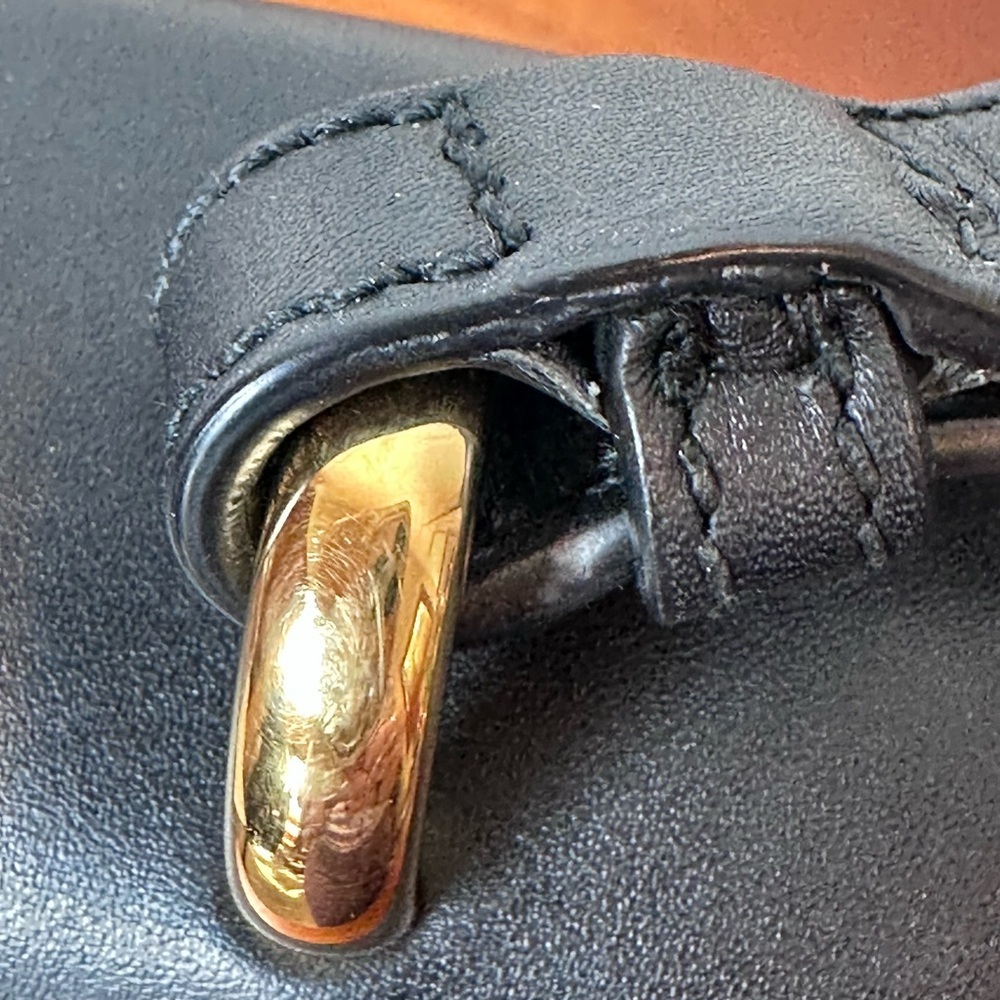 Authentic Gucci Silvia Shoulder Black Bag - Picture 4 of 13